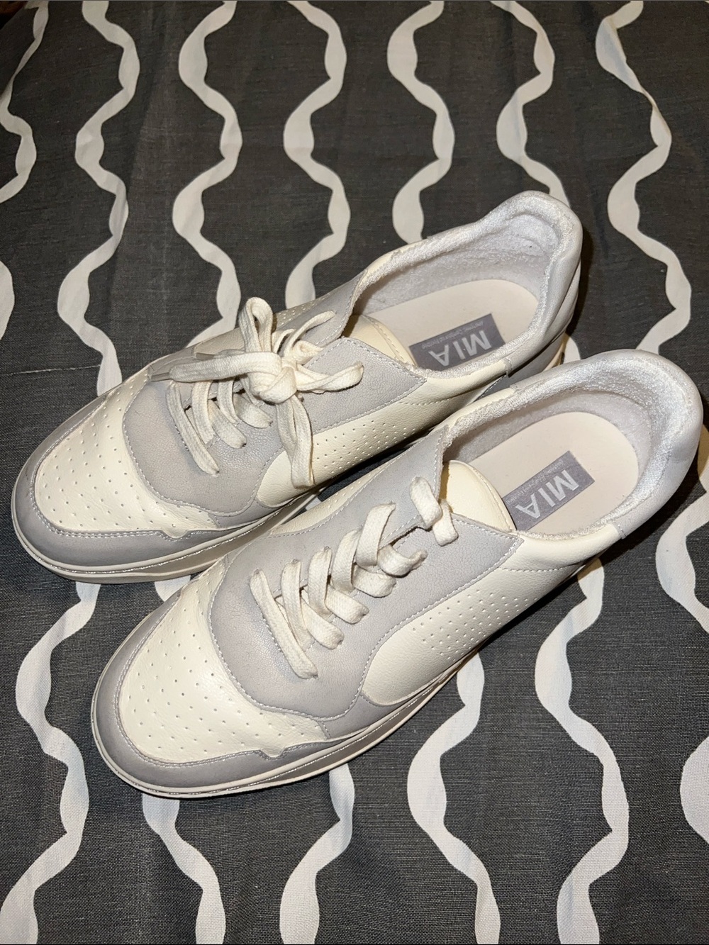 MIA Cream and Light Gray Casual Leather Sneakers